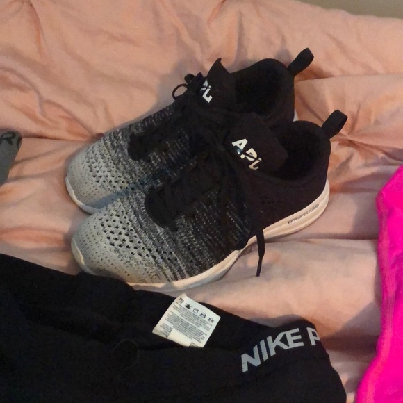 WORKOUT CLOTHING SALE💪🏽💪🏽💪🏽 - Picture 4 of 4